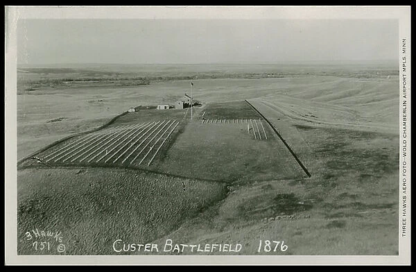 Custer Battlefield, 1876 (b / w photo)