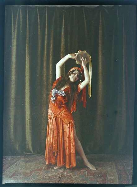 Dance: Spanish dancer, 1925, France - Autochrome anonymous