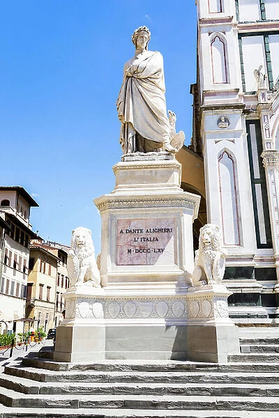 Dante Alighieri statue in Florence, Tuscany region, Italy, with an amazing blue sky background, Europe, 2021 (photo)