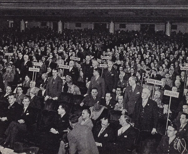Delegates at the San Francisco Conference approving the Charter of the United Nations, 25 June 1945 (b  /  w photo)