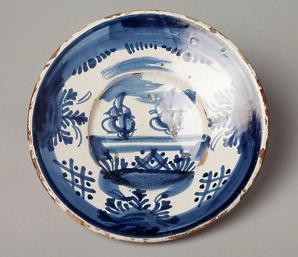 A dish. Ceramic work. Blue decoration. First half 18th century. Museum inventory no: 1293