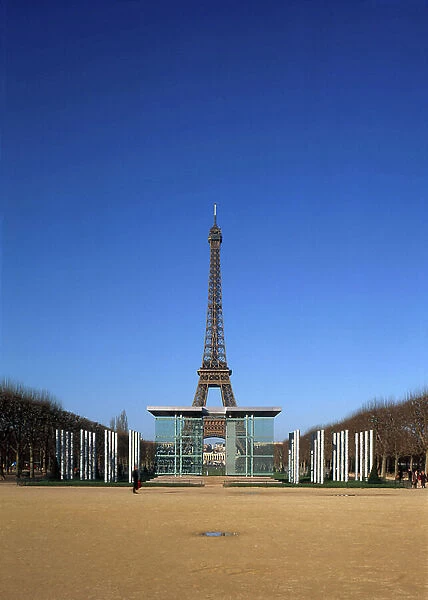 The Eiffel Tower with in the foreground the monument for peace, Champs de Mars built between 1806 and 1836, Paris 75007