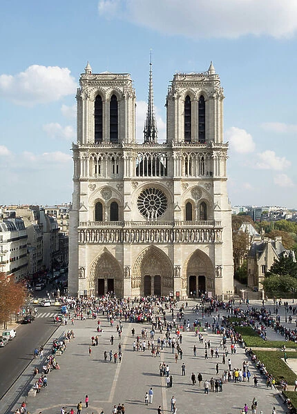 The facade of the Cathedral Notre Dame de Paris, 2014 (photograph)