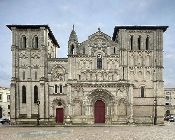 Facade of the church Sainte Croix in Bordeaux, abbey church of an ancient Benedictine monastery, Romanesque architecture, built between 11th and 12th centuries. Bordeaux, Gironde, Aquitaine