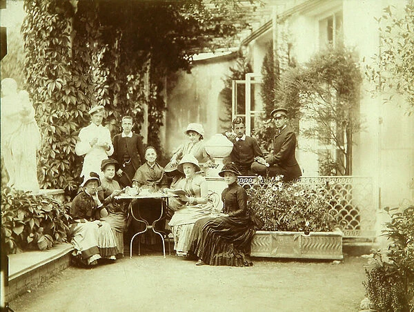 The Family of Duke Fyodor Uvarov in Country Estate Porechye. Albumin Photo, 1880s. State Museum of History, Moscow