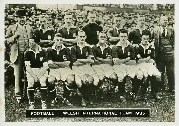 Football, Welsh International Team 1935 (b / w photo)