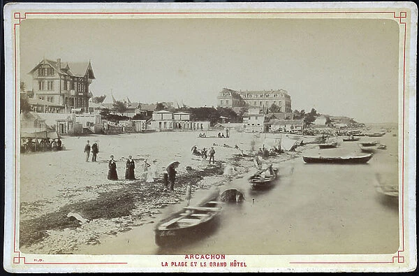 France, Aquitaine, Gironde (33), Arcachon: the beach and the grand hotel, 1875