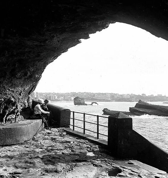 France, Aquitaine, Pyrenees-Atlantiques (64), Biarritz: the cave, 1900