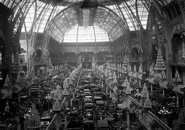 France, Ile-de-France, Paris (75): interior decoration of the car show, 1912