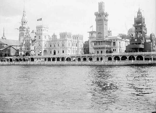 France, Ile-de-France, Paris (75): universal exhibition, general view of the Rue des Nations with the pavilion of Spain, Monaco and Sweden, 1900
