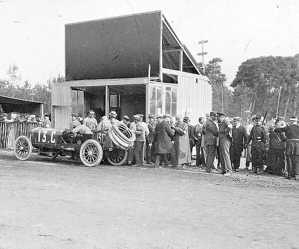 France, Pays de la Loire, Sarthe (72): June 1906, grand prix de la Sarthe, car race, car 13C Bayard-Clement de De La Touloubre at the stand, 1906
