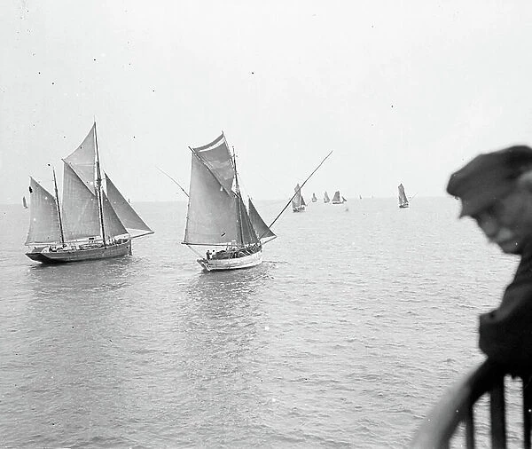 France, Pays de la Loire, Vendee (85), Les Sables-d'Olonnes: a tuna boat fishing at the entrance of the port, 1925