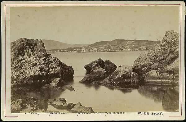France, Provence-Alpes-Cote d'Azur, Alpes-Maritimes (06), Cannes: General view between the rocks, 1875