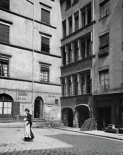 France, Rhone-Alpes, Rhone (69), Lyon: lively view, Saint-Jean quarter, corner of 2 Renaissance buildings and courtyard, 1900 - building n°1 - inscription on the building on the right: bourgeois pension government - posters
