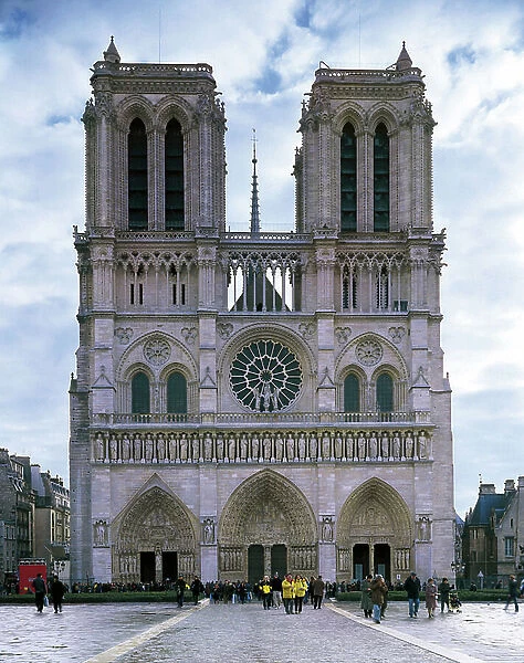 Gothic architecture: facade (13th century) of Notre Dame Cathedral of Paris (1163-1345), France