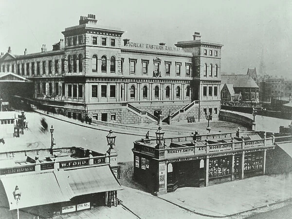 Great Eastern Terminus at Bishopsgate: exterior, 1862 (b  /  w photo)