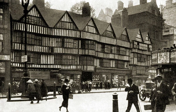 Holborn, old houses on High Holborn, central London, early 20th century (photo)