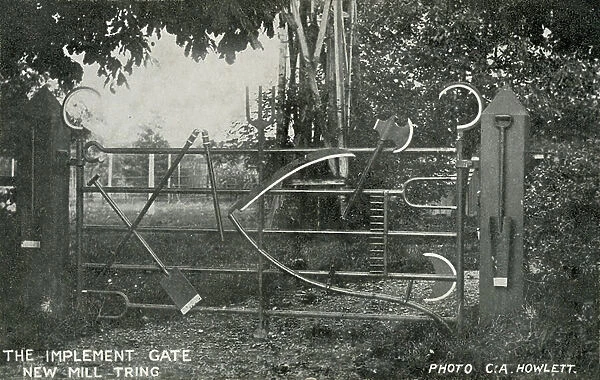 The Implement Gate, New Mill, Tring (b / w photo)