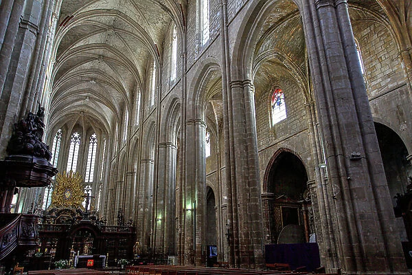 Interior of the basilica Sainte-Marie-Madeleine of Saint-Maximin-la-Sainte-Baume