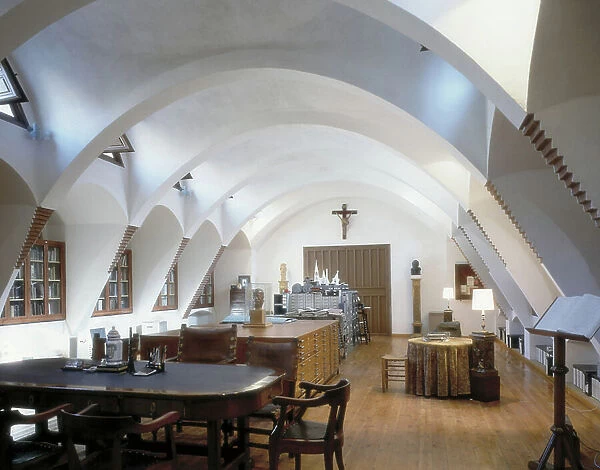 The interior of the old stable with parabolic arches - Palace Guell (1886-1891), Barcelona - GAUDI i CORNET, Antoni (1852-1926). Gueell Estate. SPAIN. Barcelona. Gueell Estate