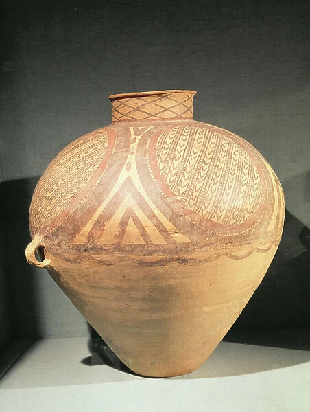 Large narrow necked jar with small handles, from Yung-Ching, Gansu