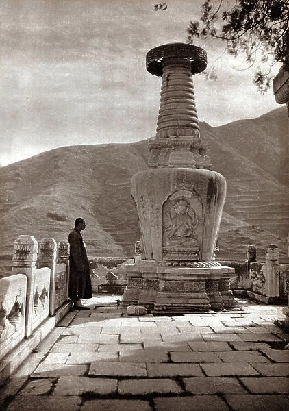 Marble Sentinel, Beijing, 1920 (photo)