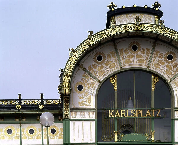 The metro and cafe station, Karlsplatz, Vienna, Austria. Construction 1896, architect Otto Wagner (1841-1918). Photography 16 / 09 / 00