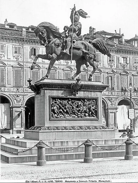 Monument to Emanuele Filiberto, work by Carlo Marocchetti, in Turin