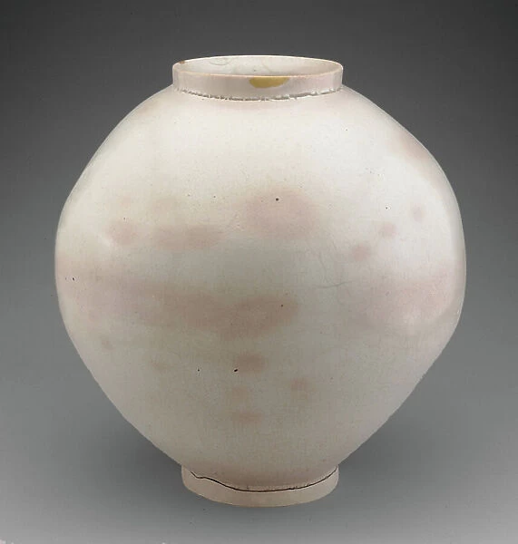Moon Jar, 1601-1700 (glazed porcelain with repairs in gold powder)
