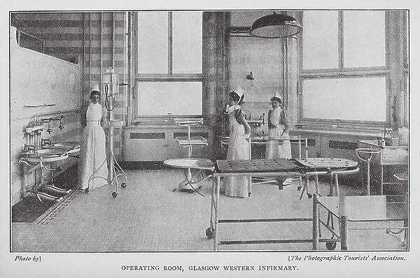 Operaing Room, Glasgow Western Infirmary (b / w photo)