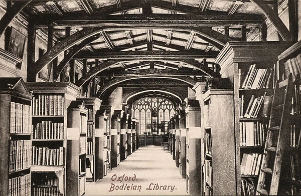 Oxford, Bodleian Library (b  /  w photo)