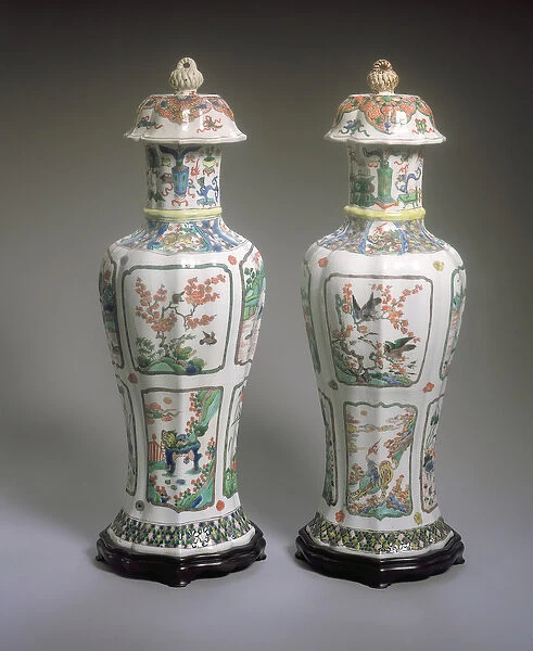 Pair of Chinese Export Famille Verte Vases and Covers, Kangxi period (1662-1722