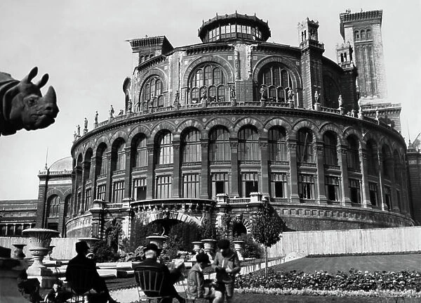 The former 'palais du Trocadero' built for 1878 world fair in Paris and destroyed for the new one for the 1937 world fair