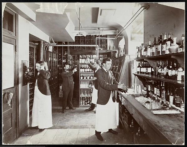 A pantry at the Hotel Manhattan, 1902 (silver gelatin print)