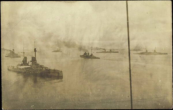 Photo Oesel Russia, warships in motion, 1917
