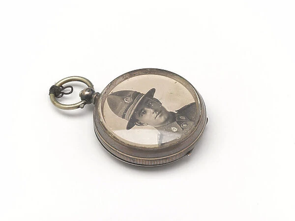Pocket watch case containing a photograph of Private William Henry Ellen, 1st Battalion, The Auckland Regiment, 1916 circa