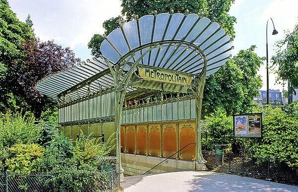 Porte Dauphine metro station, Paris 75016. Architect Hector Guimard (1867-1942), realisation 1905