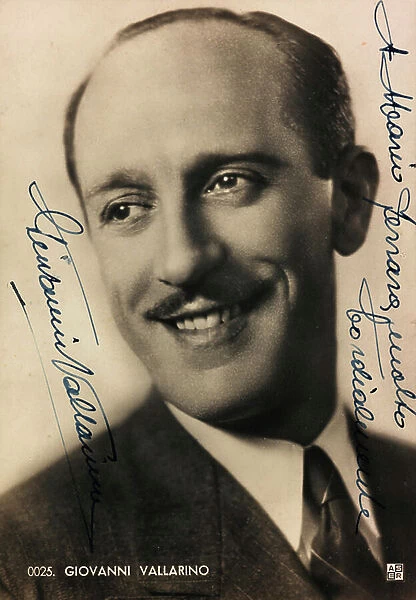 Portrait with dedication and autograph of the Italian singer Giovanni Vallarino; postcard