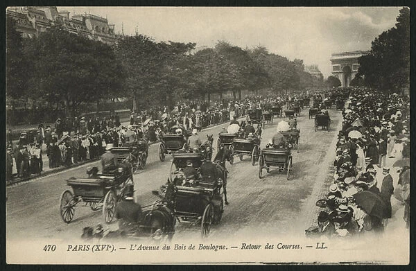 Postcard depicting the return from the races, Avenue du Bois de Boulogne, Paris, c