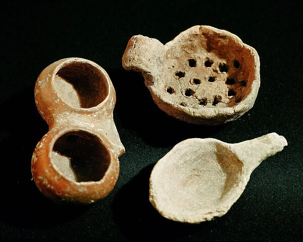 Prehistory: various tableware accessories (strainer, pot)