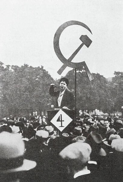 Rally by unemployed workers in Hyde Park, London, 1931 (b / w photo)