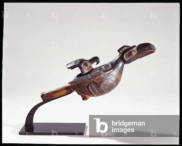 Raven-shaped rattle, British Columbia, mid-19th century. Dim: 12x30x12cm. Painted wood and grave. Musee de l'hospice Saint-Roch, Issoudun. Mandatory mention