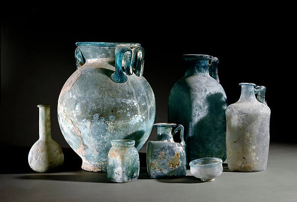 Roman art: pots, decanters, cups, vases and glass cups from Pompei