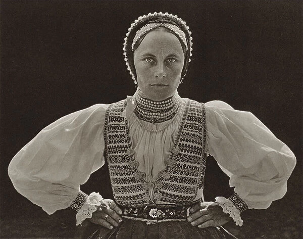 Romania: Ghinda, Saxon woman (b  /  w photo)