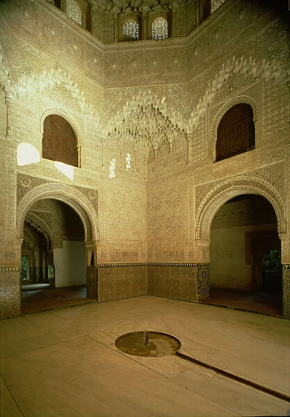 The Room of the Two Sisters (Sala de las Dos Hermanas) 14th century (photo)