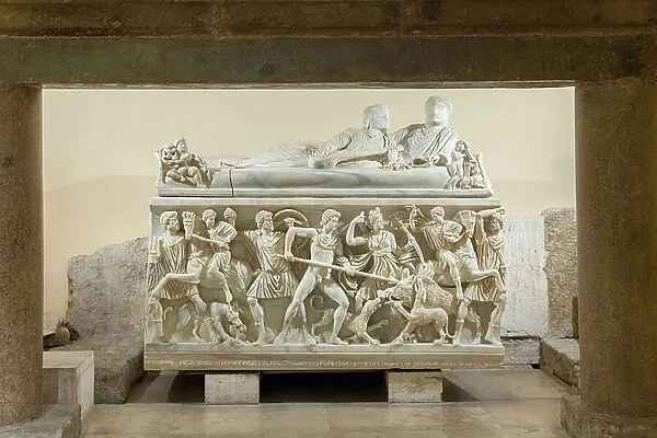 Sarcophagus with the Calydonian boar hunt (marble)