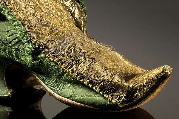 Detail of a shoe, 1720s (silk damask & golden metal thread)