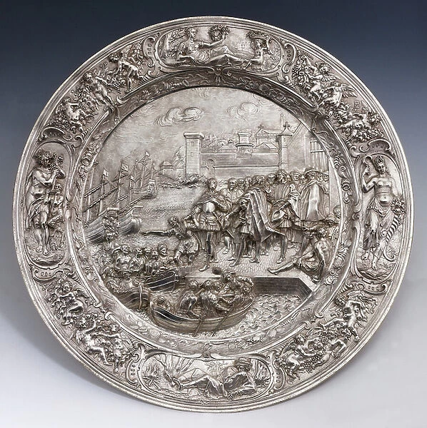 Silver plate depicting the departure of Christopher Columbus (molten silver, embossed and chiseled)