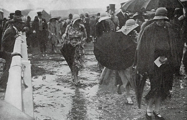 Torrential rain at Royal Ascot, 1930 (b / w photo)