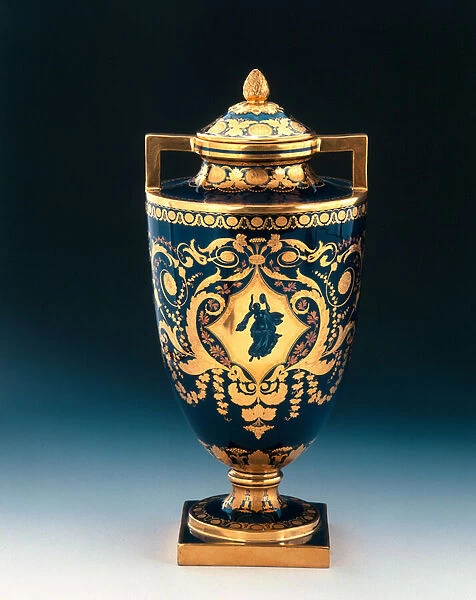 Urn, piece by Vienna Manufacture